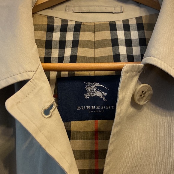 Authentic Burberry London hooded trench coat made in USA - Picture 2 of 7
